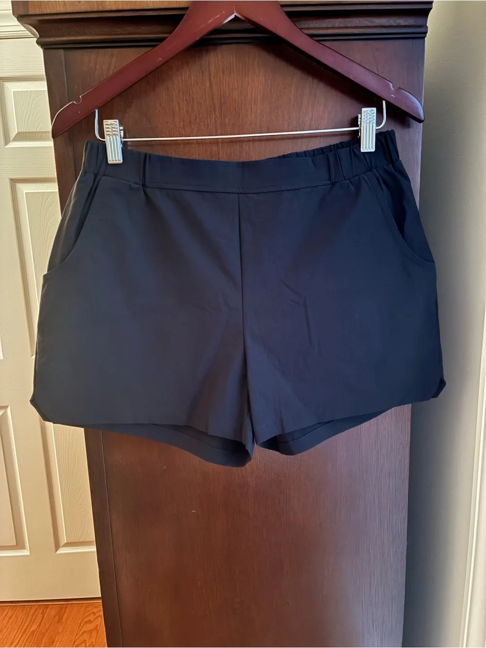 ODODOS Black Stretch Performance Shorts | Pull-On Pocket Shorts | Size M - Picture 2 of 5